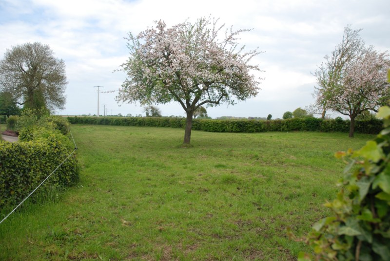 TERRAIN CONSTRUCTIBLE PROCHE ENVERMEU A GOUCHAUPRE